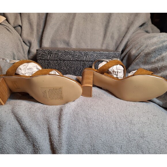 fibi & clo New York Erin Tan Suede Crystal Tan Women's Heels Size 9 - Picture 6 of 11